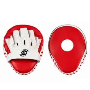 Par de golpeadores de mano para boxeo en blanco y rojo, recubiertos en cuero sintético.