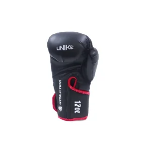 Guante de boxeo LTE TR 301 32 de 12 oz en color negro con rojo, diseñado para entrenamientos, sparring y boxeo fitness.