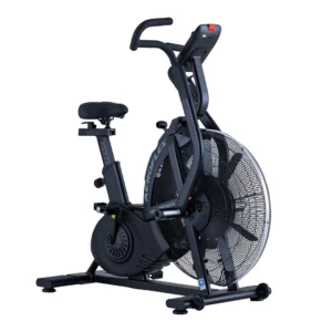 La Air Bike Magnética Aeroflex Sportfitness K29161 es un equipo de alto rendimiento diseñado para entrenamientos cardiovasculares intensivos. Su sistema combina resistencia por aire y resistencia magnética, lo que permite ajustar la exigencia según el nivel del usuario.