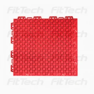 Baldosa modular plástica roja de 50x50 cm y 12 mm de grosor, resistente y funcional, ideal para gimnasios, áreas deportivas y recreativas.